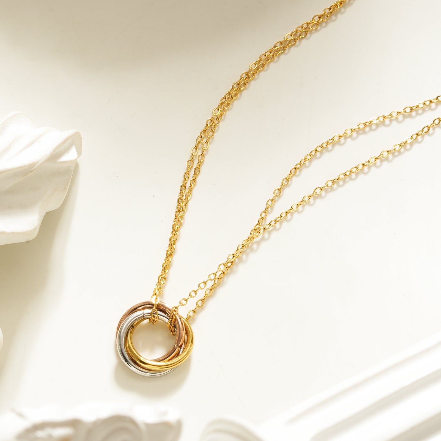 ELVIRA Mixed Metals: Double Chain Dainty Necklace with Intertwined 3-Ring Pendant – Symbol of Love, Unity & Eternity