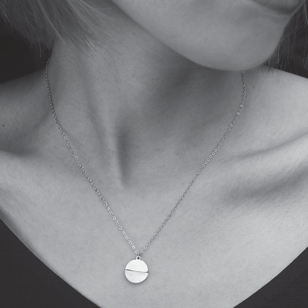 EMERSYN Silver (White Gold): Minimalist Metal & Shell Circle Pendant Necklace