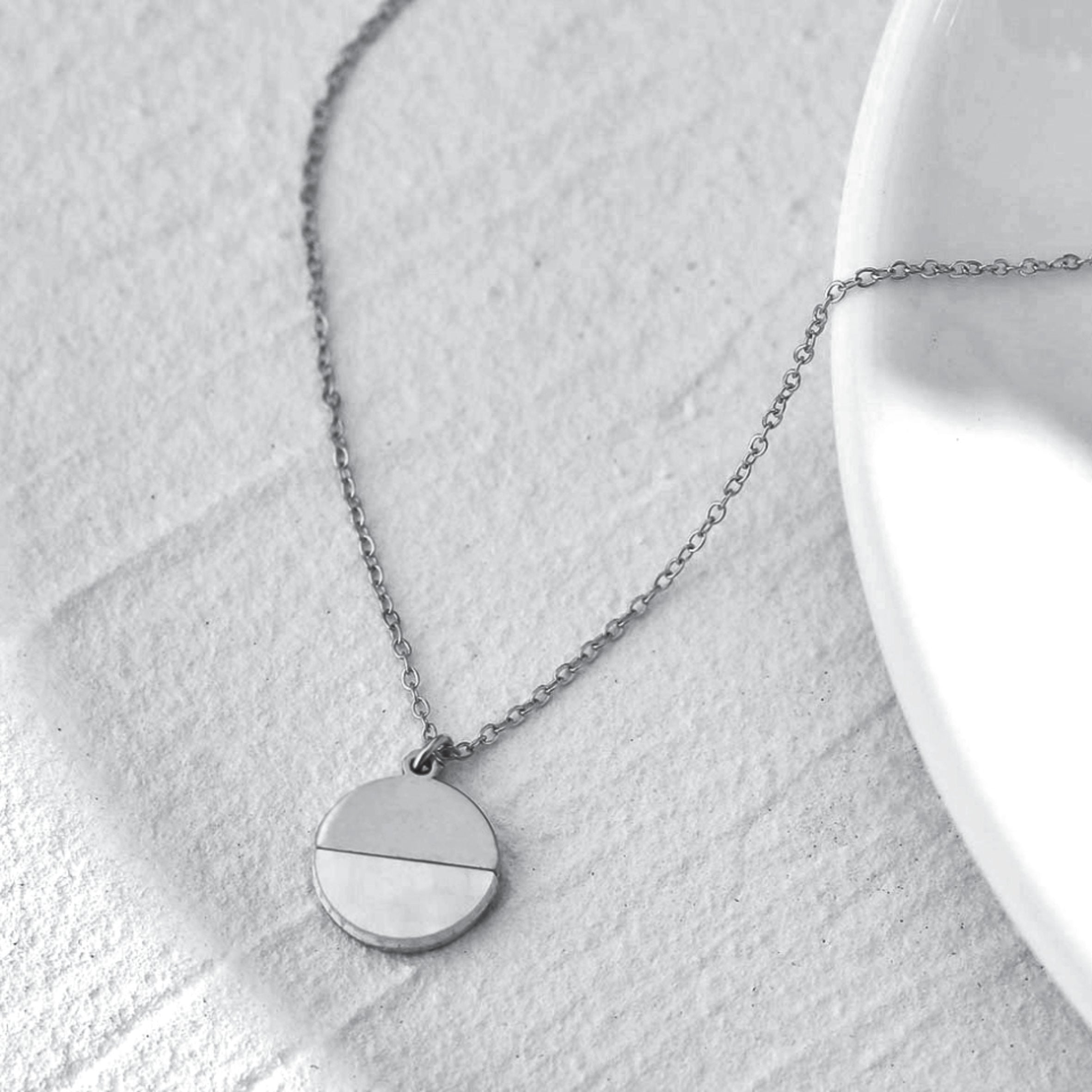 EMERSYN Silver (White Gold): Minimalist Metal & Shell Circle Pendant Necklace