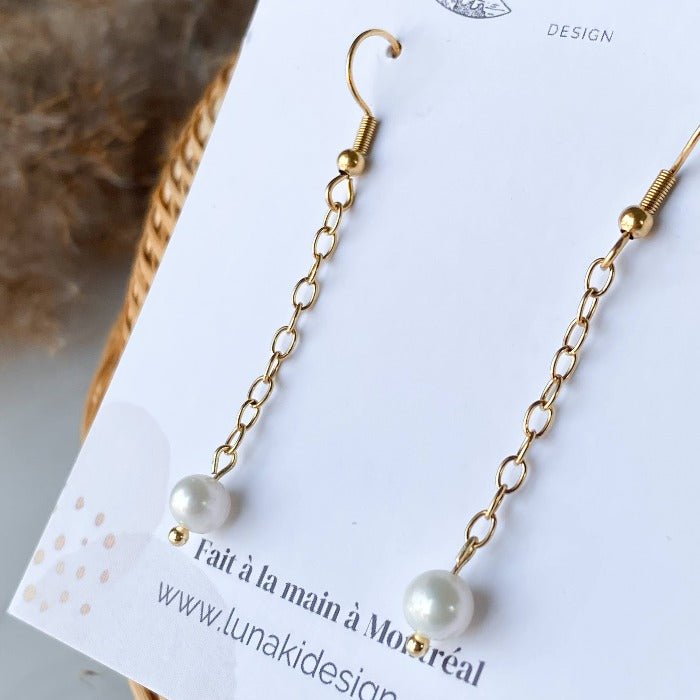 SIMPLE | Boucles pendantes avec perles d'eau douce