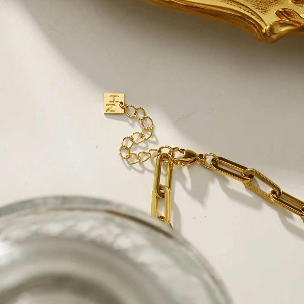 BAYSWATER 22": Contemporary Paper Clip Gold Chain Necklace